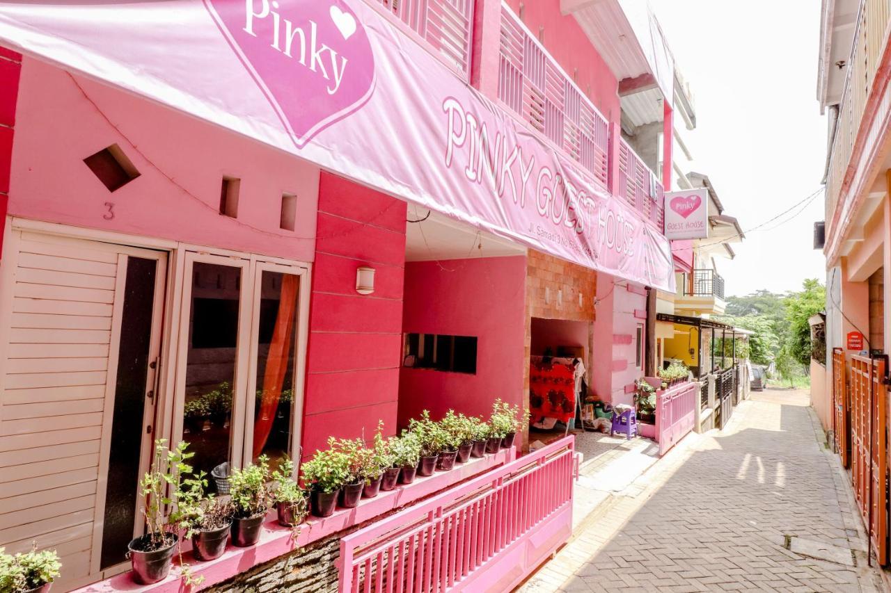 Pinky Guest House Syariah Kota Batu باتو المظهر الخارجي الصورة