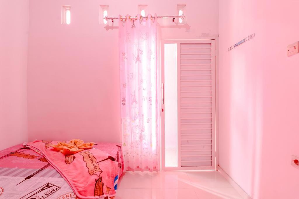 Pinky Guest House Syariah Kota Batu باتو المظهر الخارجي الصورة