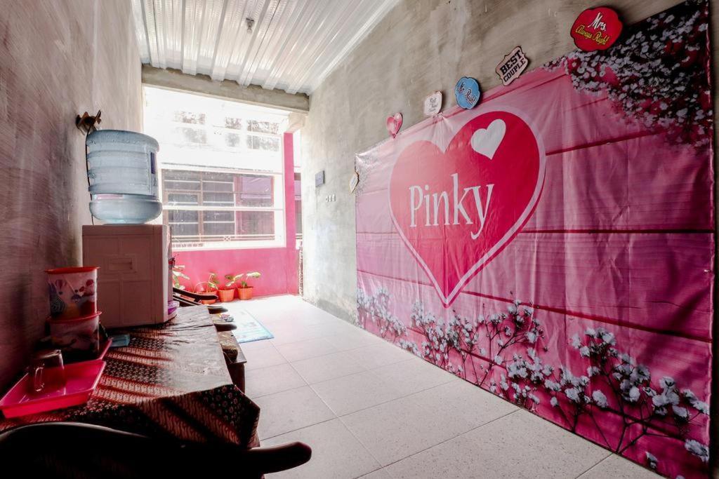 Pinky Guest House Syariah Kota Batu باتو المظهر الخارجي الصورة
