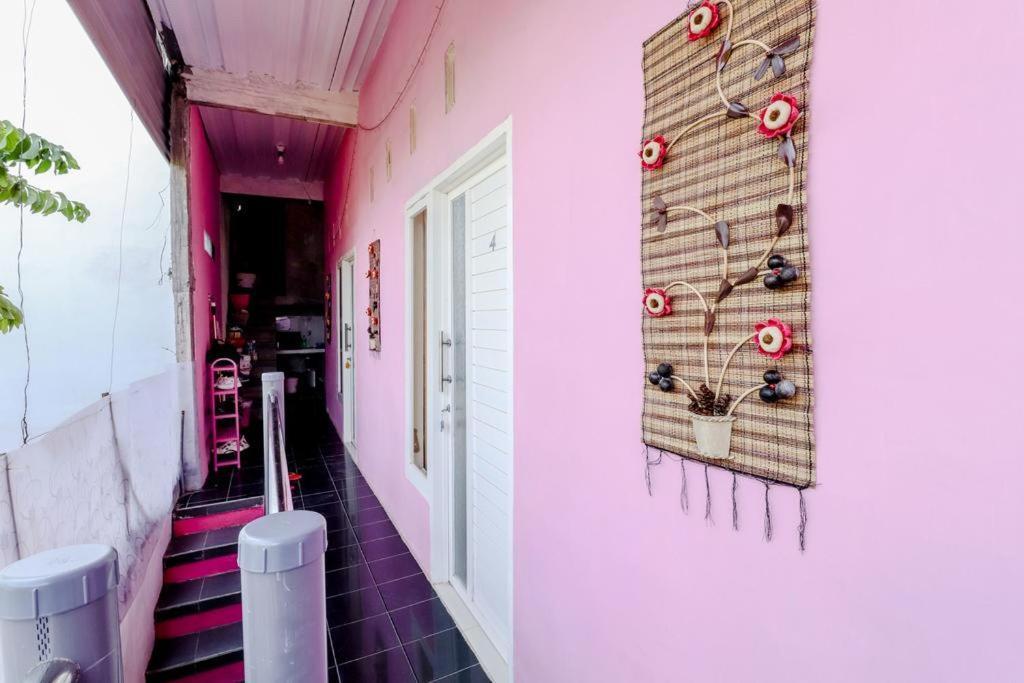 Pinky Guest House Syariah Kota Batu باتو المظهر الخارجي الصورة
