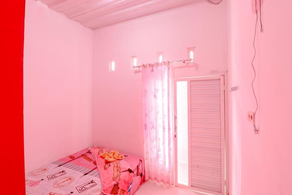 Pinky Guest House Syariah Kota Batu باتو المظهر الخارجي الصورة