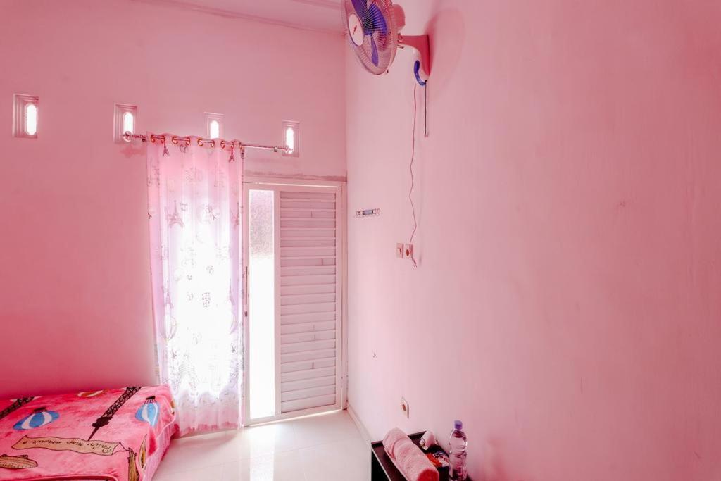 Pinky Guest House Syariah Kota Batu باتو المظهر الخارجي الصورة